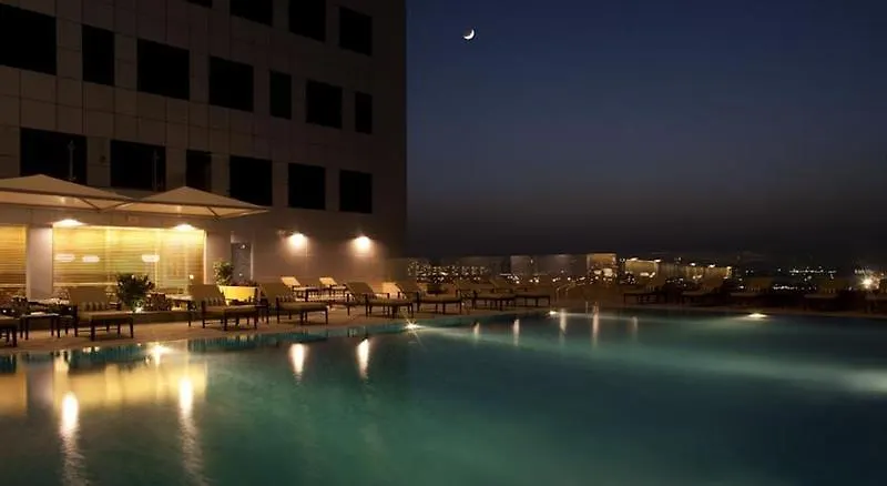 La Suite Dubai Hotel & Apartments 4*,