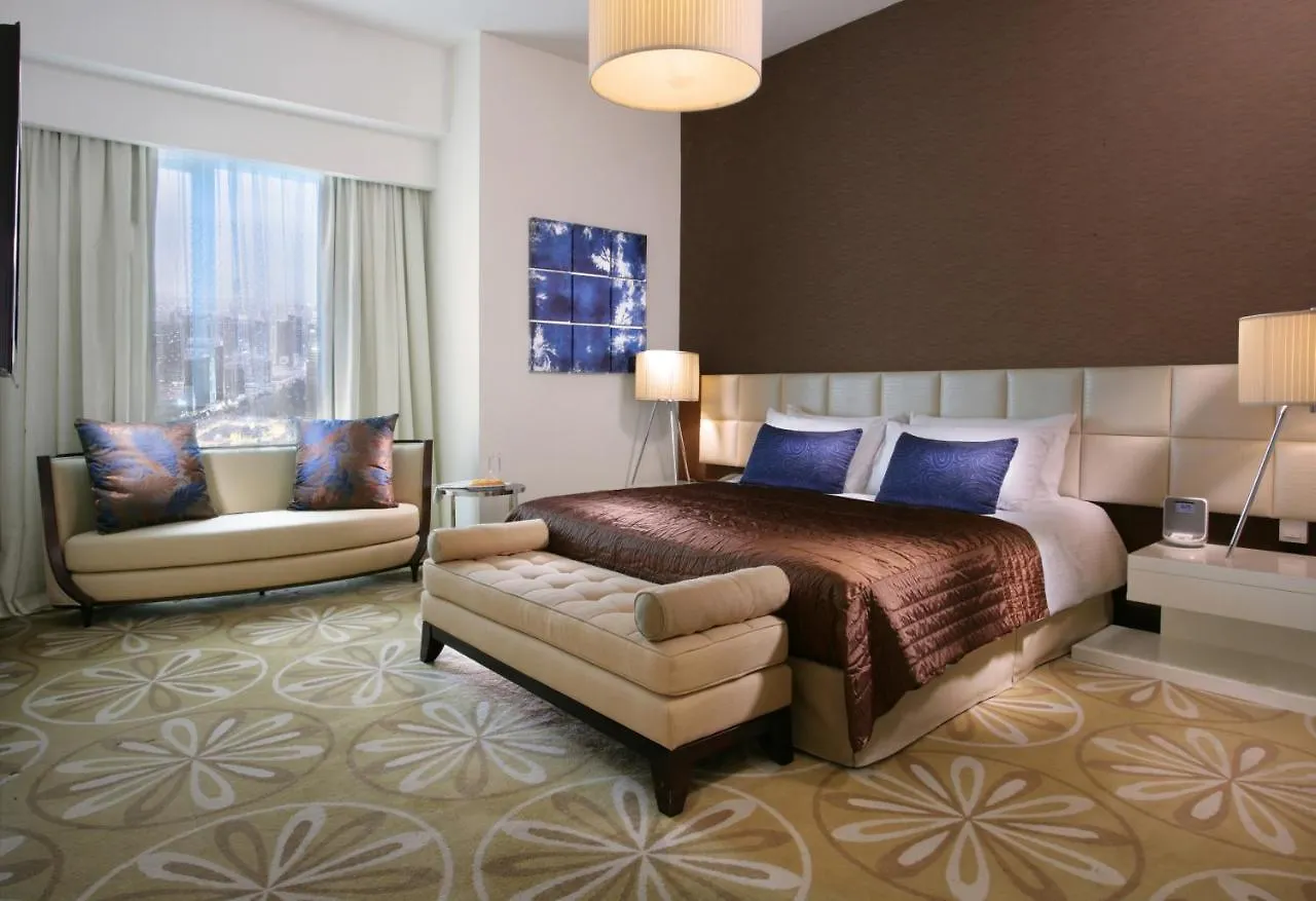 La Suite Dubai Hotel & Apartments 4*,