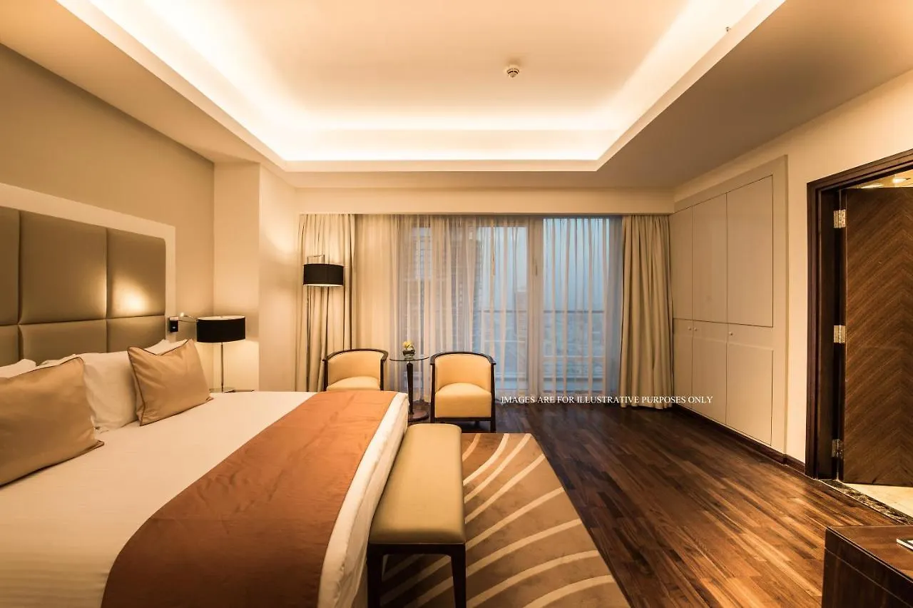 La Suite Dubai Hotel & Apartments 4*,